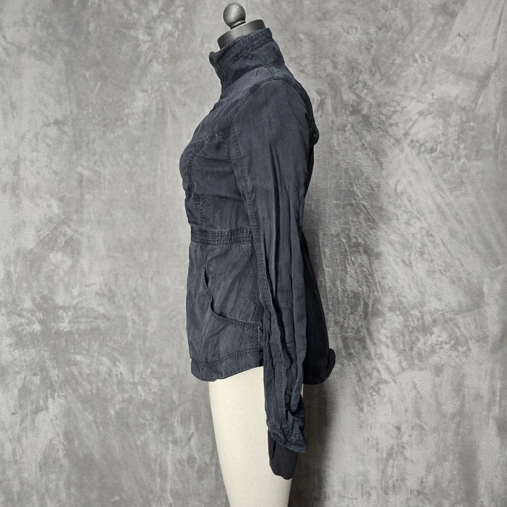 Lululemon Reversible Women Size 4‎ Black Full Zip Jacket Athleisure Workout Gym